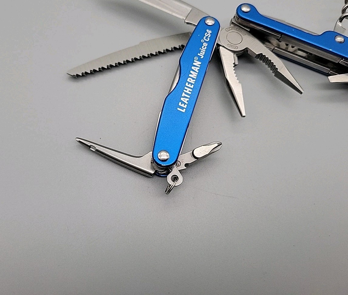 Leatherman JUICE CS4 Multi-Tool – Dated 0513 – Blue – Discontinued
