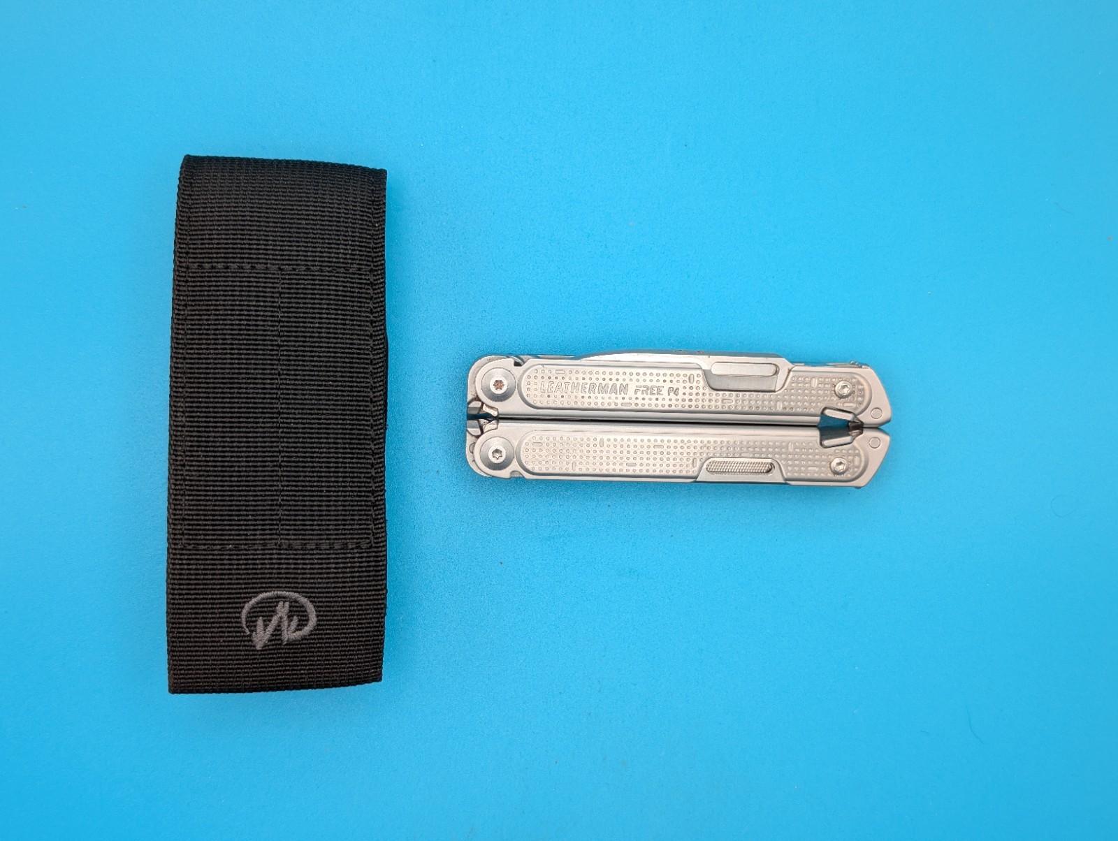 Leatherman Free P4 Multi-Tool! With Sheath! RETIRED!