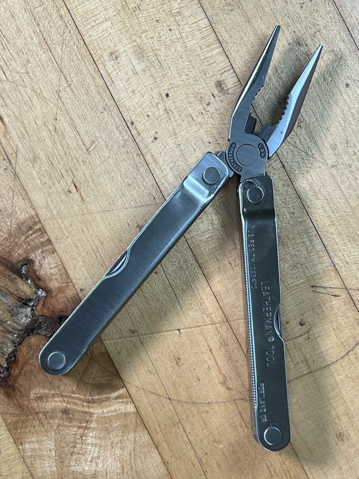 Early Leatherman Multi-Tool US REG TM 1325473 Good Condition – No Date Stamp