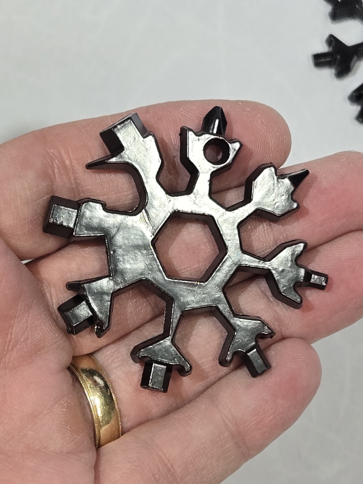 2-Pack Snowflake Multi-Tool Handy Gadget Gift For Men Husband Stocking Stuffer