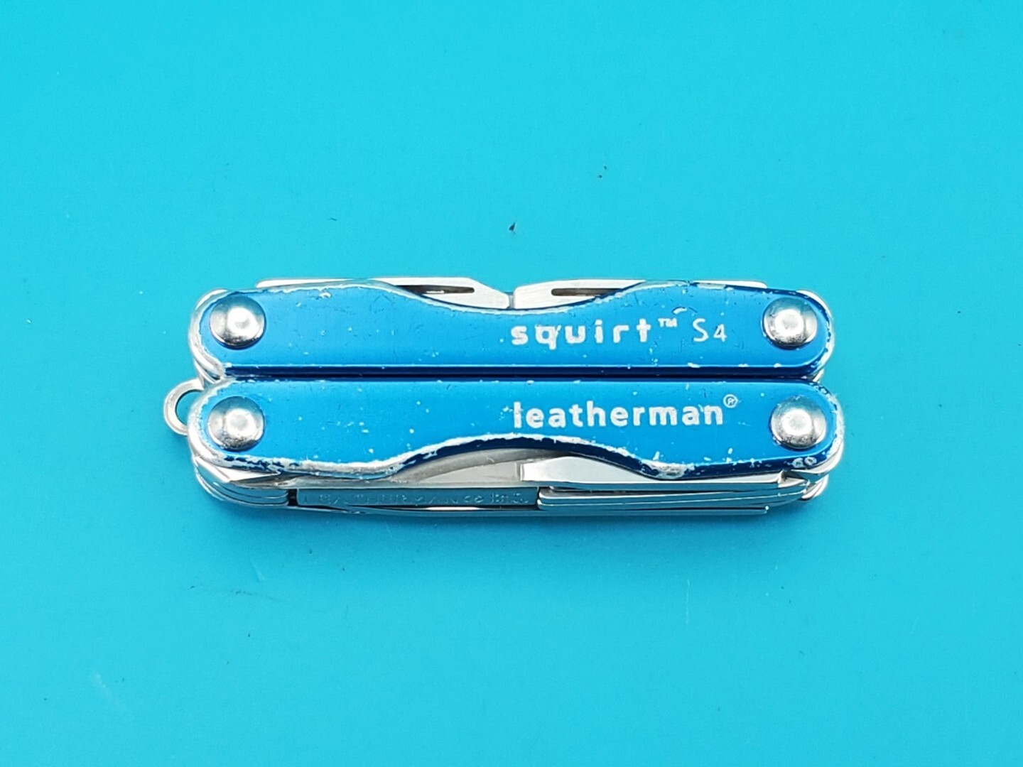 Leatherman “Squirt S4” Stainless Steel Multi Tool! BLUE!