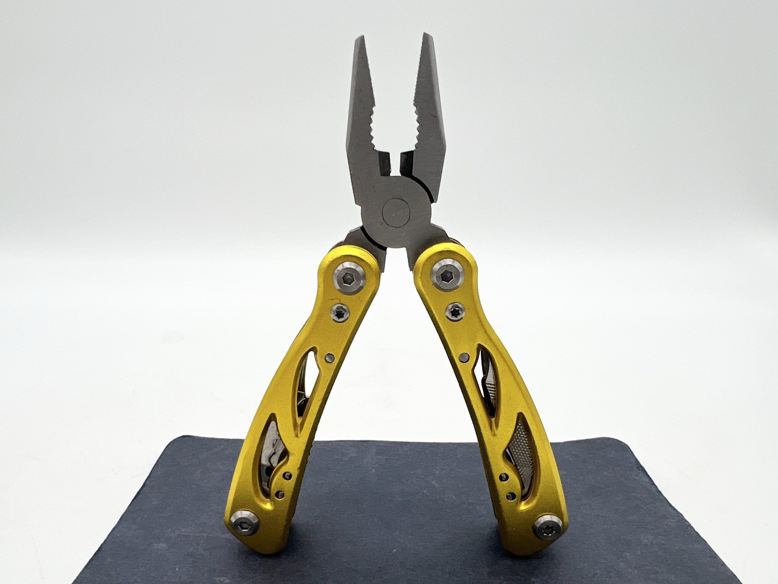 Stanley STHT0-70648 Mini Multi Tool Pliers Folding EDC Knife Screwdriver Yellow