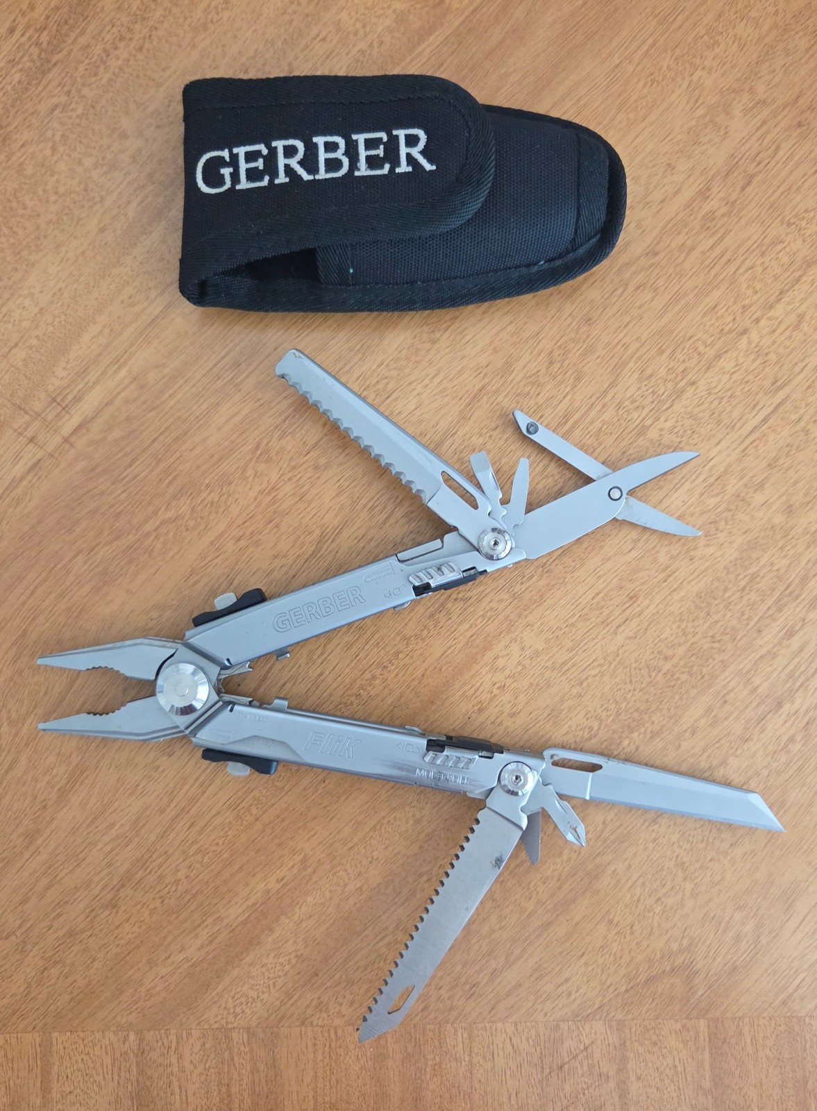 Gerber Flik Multitool Folding Knife Scissors Pliers Multi Tool with Case