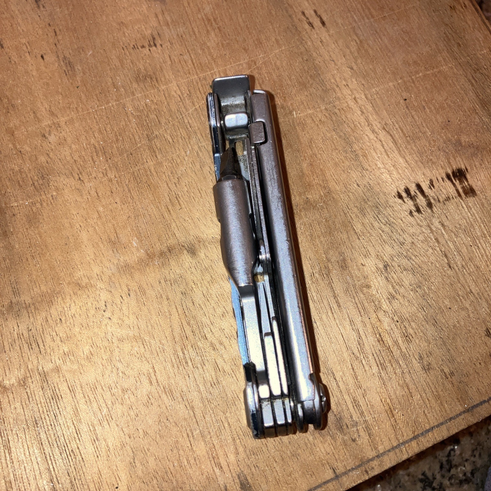 Gerber Armbar Slim Cut Multi Tool 2.5″ S.S. Blade Scissor Bottle Opener