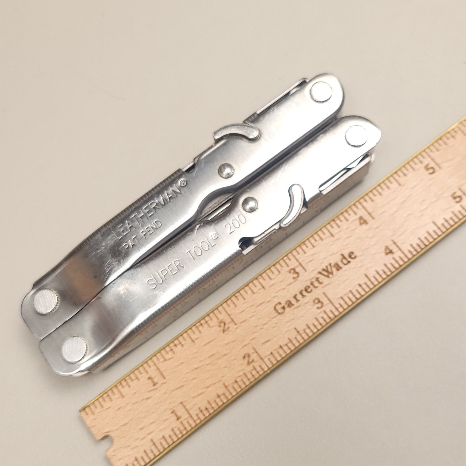 Leatherman Super Tool 200 Multi-Tool Pliers Saw Knife USA Made
