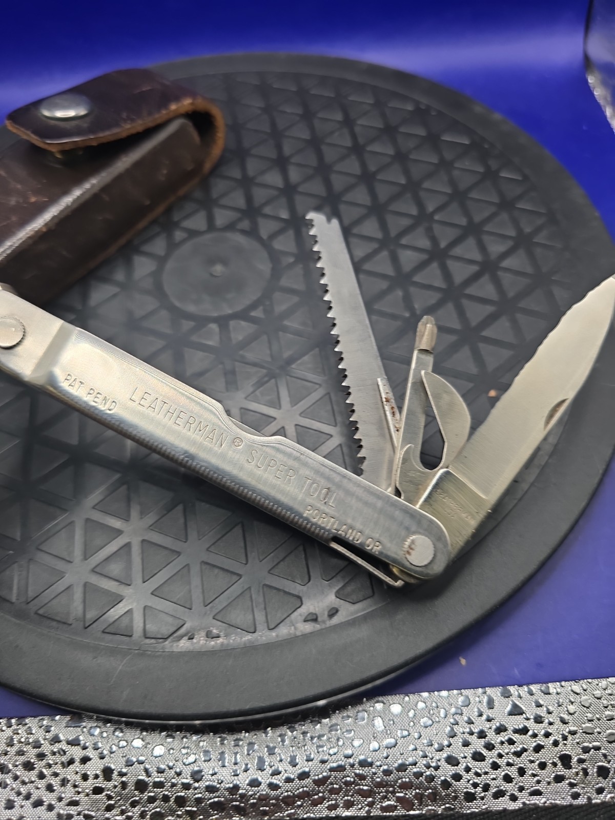 Vintage Leatherman multitool with original case Preowned