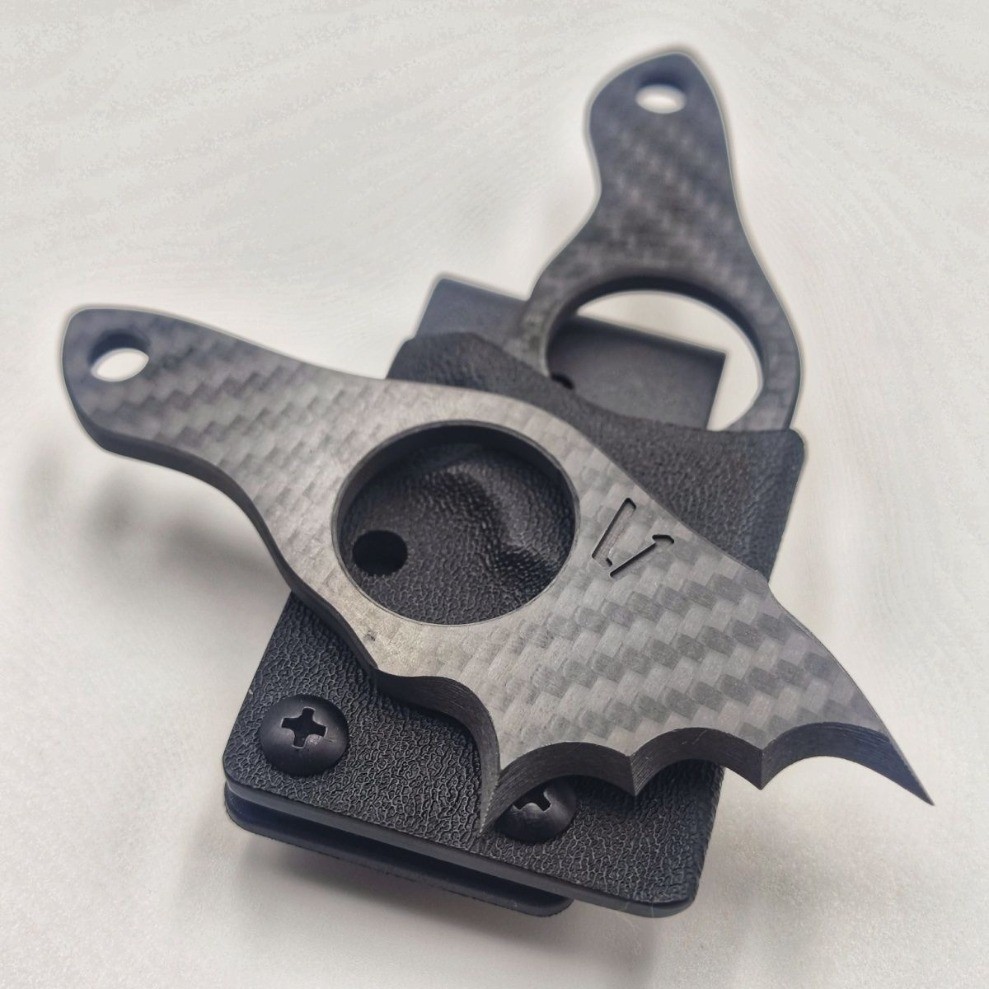 Non metallic EDC – Carbon fiber ultra-thin card Tool