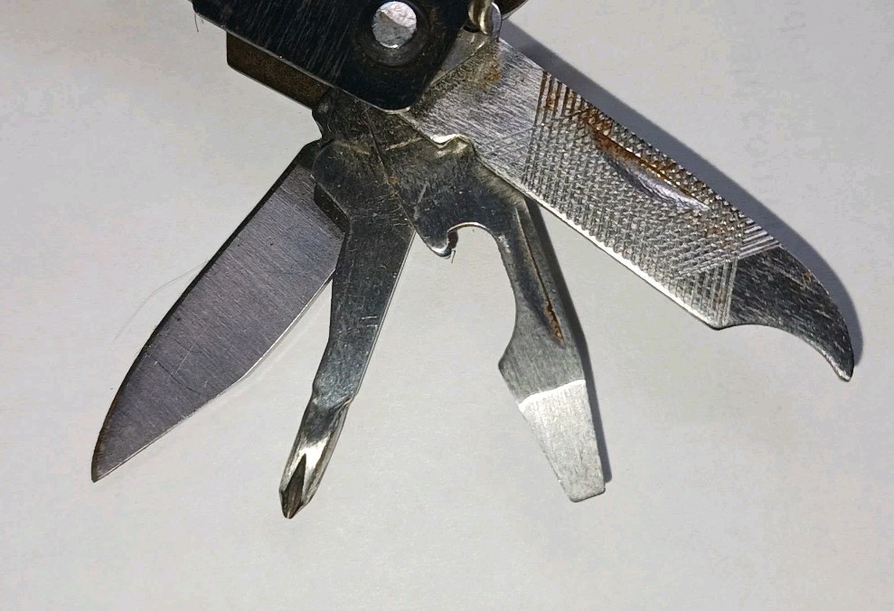 Columbia Pocket Multi Tool Pliers Knife Screwdrivers Flashlight Not Working