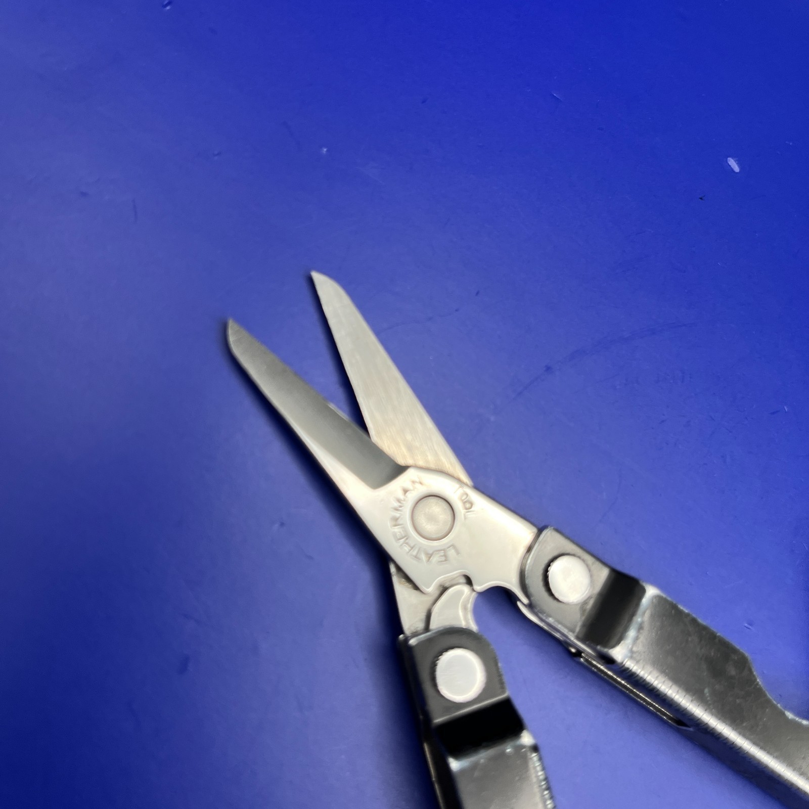 Leatherman Micra Multi-Tool Knife, Scissors- Black