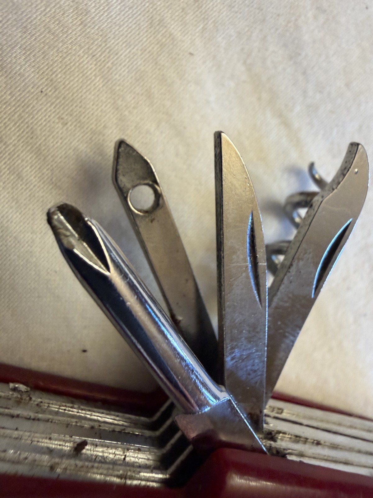 Pocket Knife Multi Tool / Utility Camping Hicking