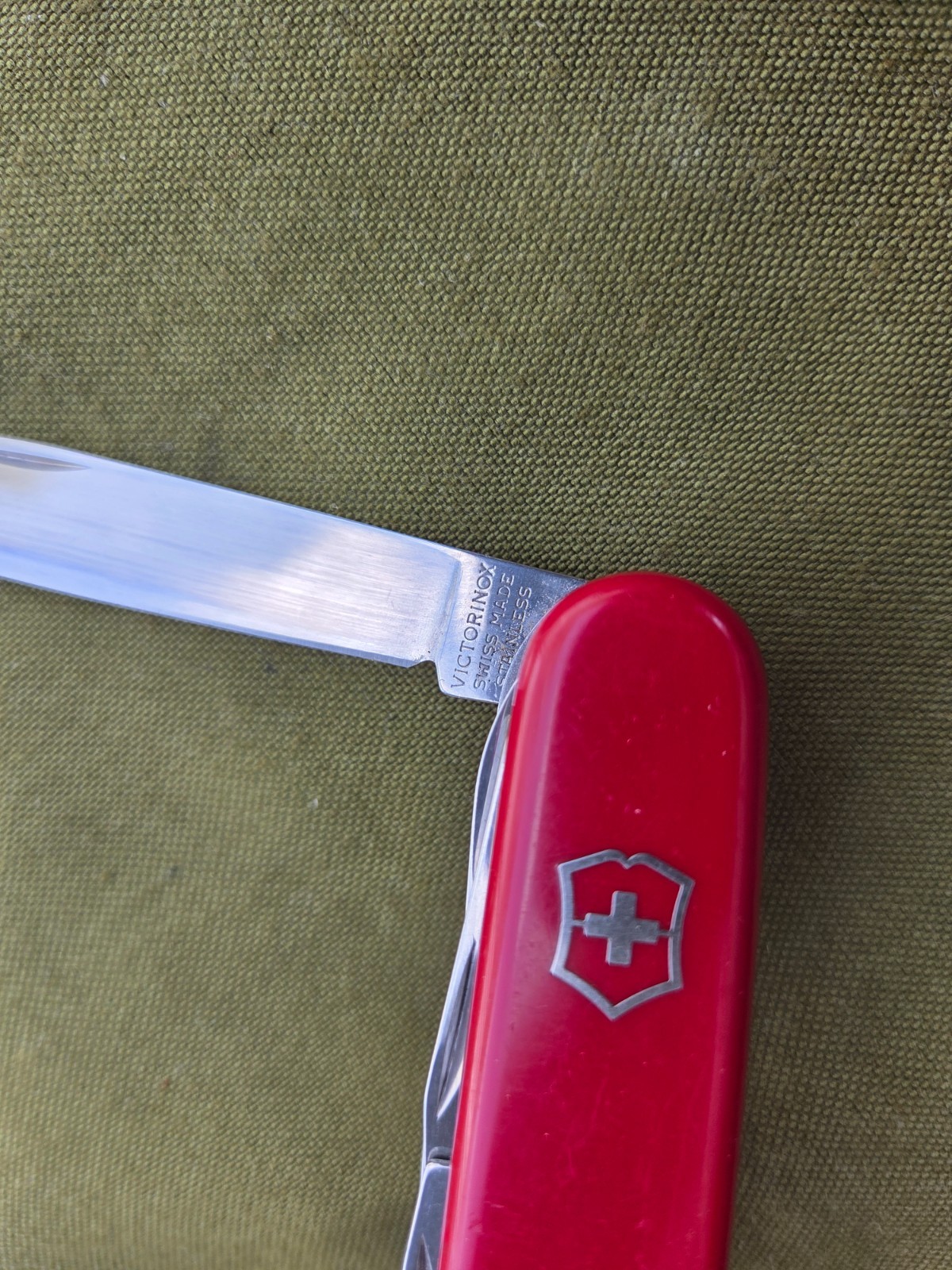 VICTORINOX Angler Swiss Army Knife Huntsman 91mm 4 layers