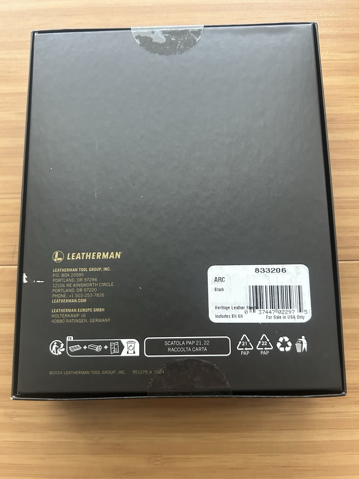 Leatherman Arc Obsidian Limited Edition 833206 w/ Heritage Black Leather Sheath
