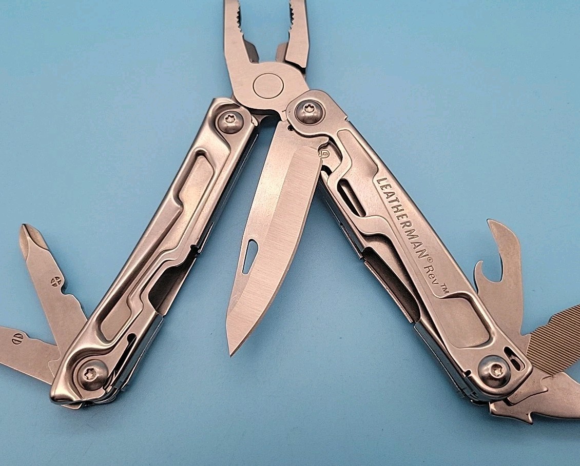 Leatherman Rev Multi-Tool – Pliers, Knife, Screwdrivers, Can Opener, File
