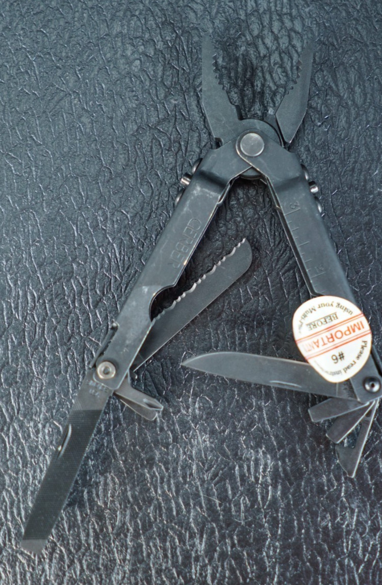 Gerber Black Oxide Finish Multi-Plier w/ cloth sheath Tool Kit 55860 55200 NOS