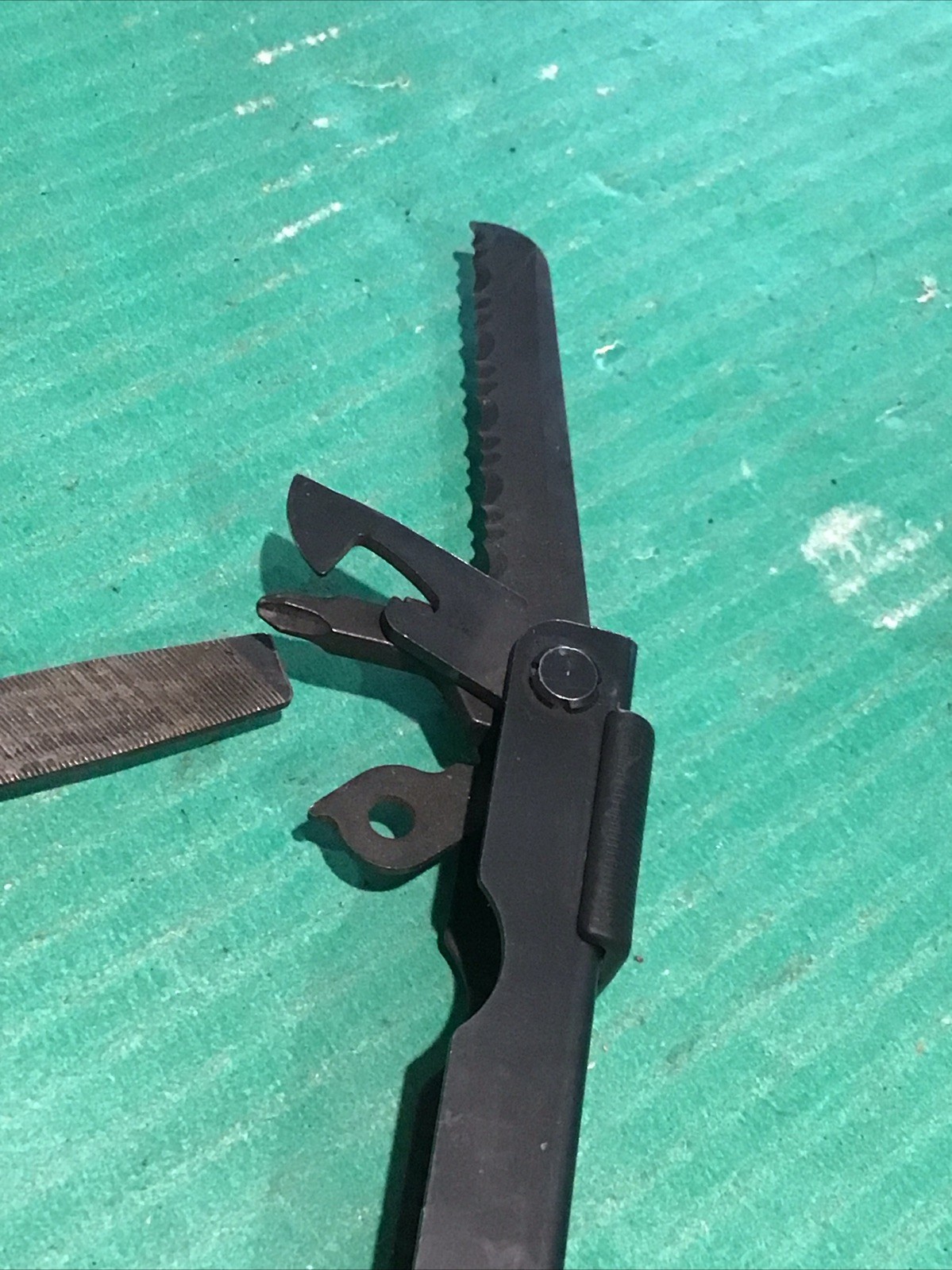 Gerber MP600 Multi-Tool Multi-Plier Needlenose Carbide Cutters Black Oxide