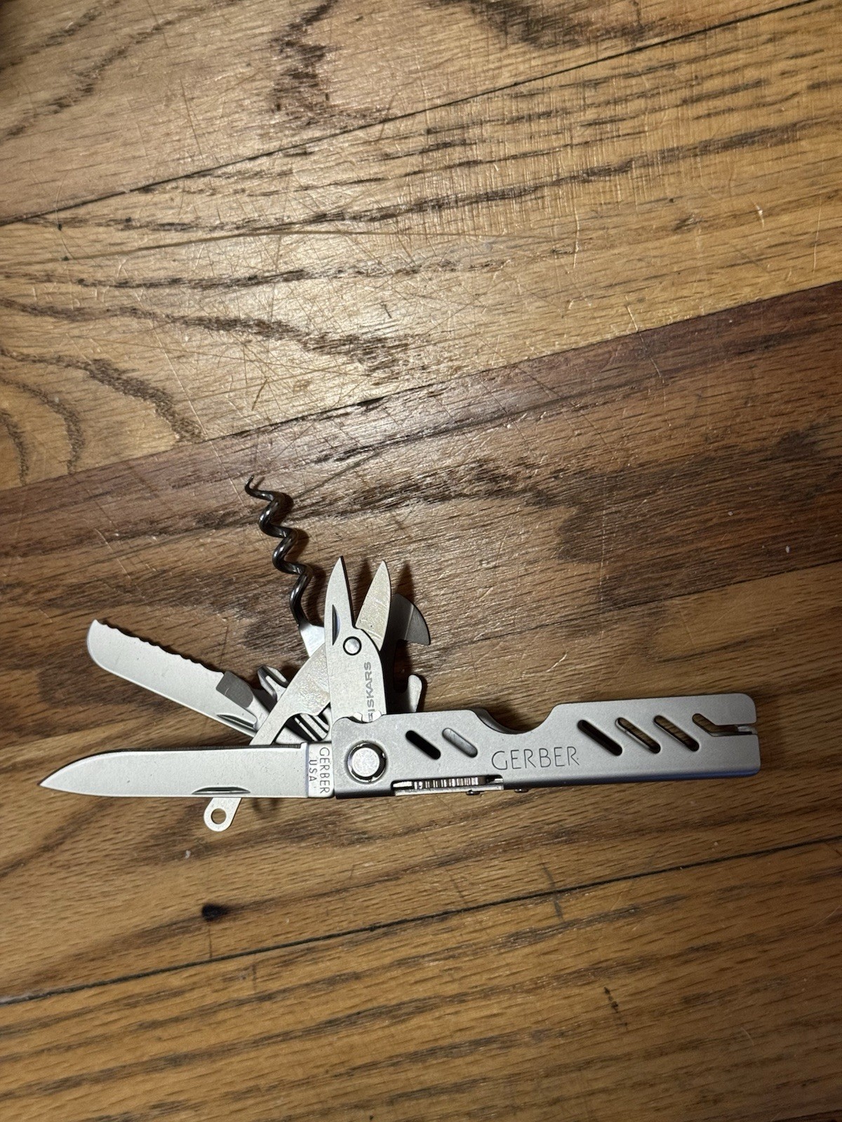 VTG Discontinued Gerber Multi-Lite Green 07205 w/ Box & Insert – Needs Battery