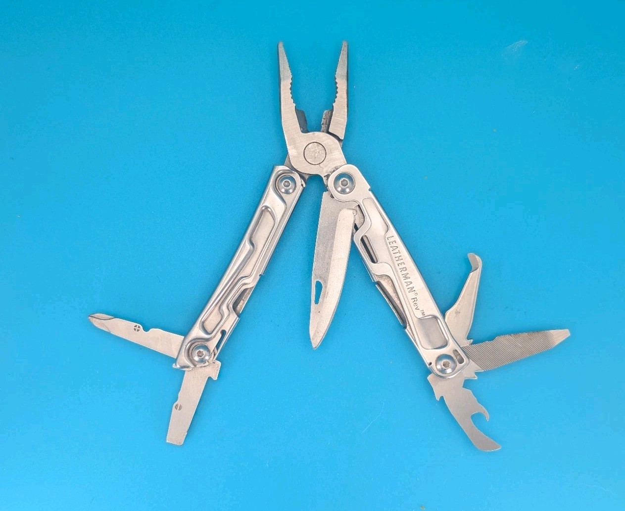 Leatherman Rev 3.8″ Multi-Tool, Stainless! USED