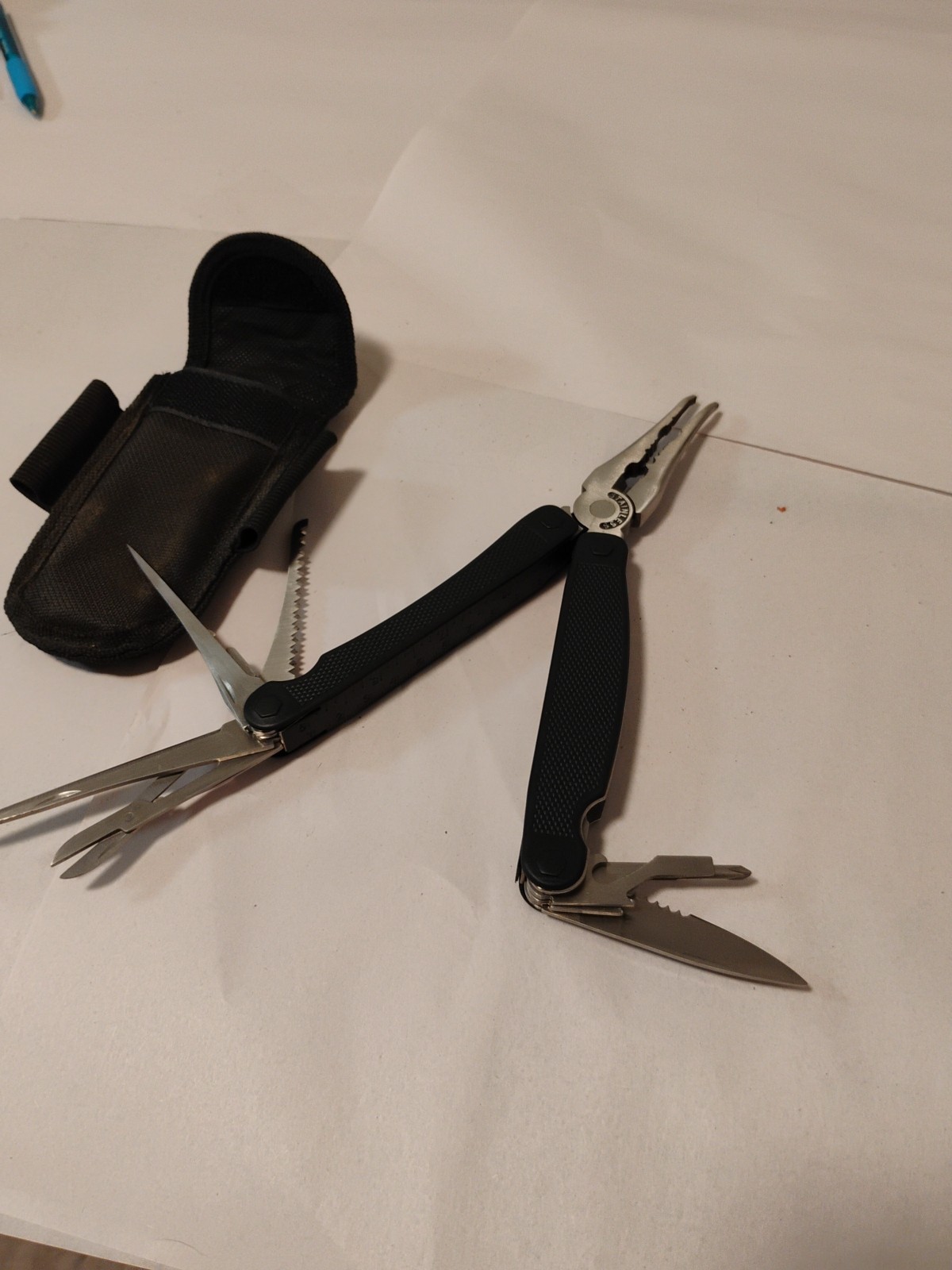 Multi Tool Handyman Club Of America Item Code DYLMMT, No Box But Comes With Case
