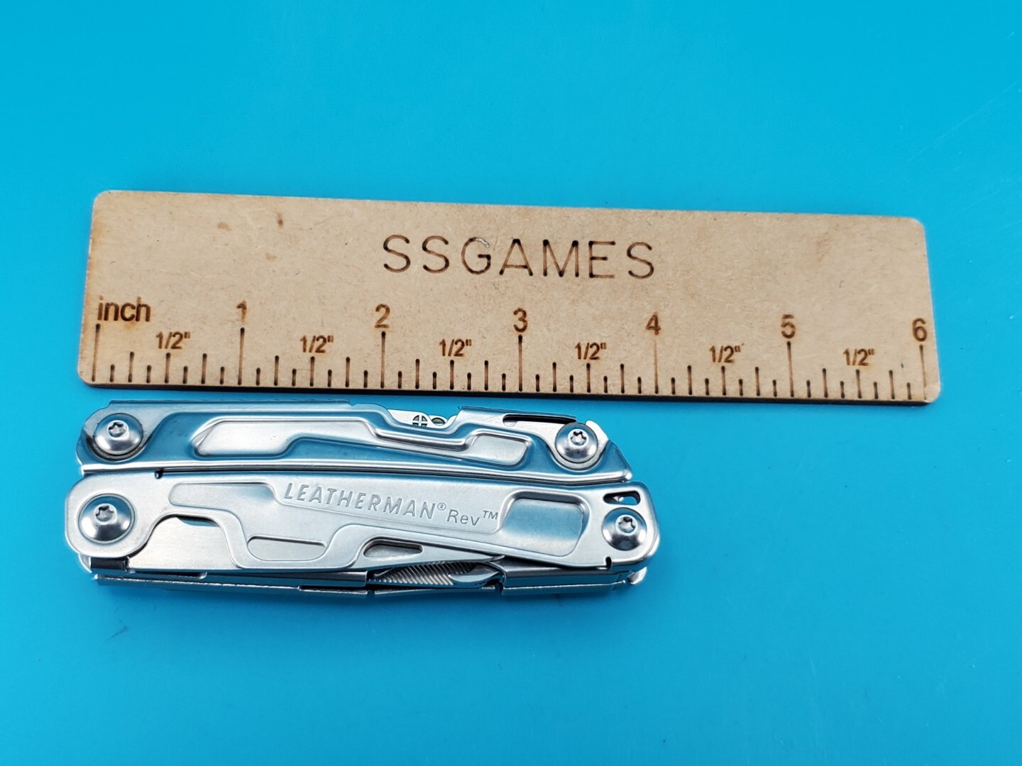 Leatherman Rev 3.8″ Multi-Tool, Stainless! NICE!