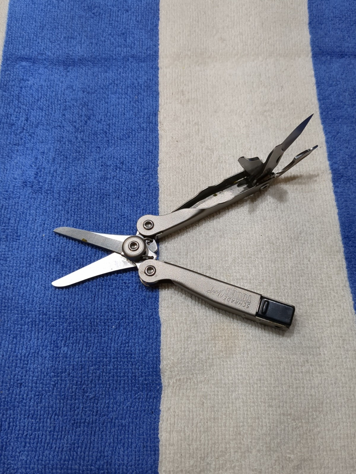 Lot Of 7 Multi tool Schrade, Kutzmaster, Swisstech, Cabelas, Stanley, Craftsman