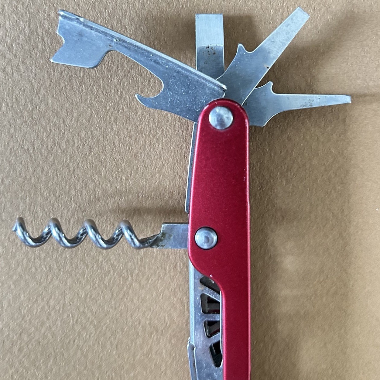 Leatherman Juice C2 Red Multi Tool Pocket Knife Corkscrew Compact EDC Retired