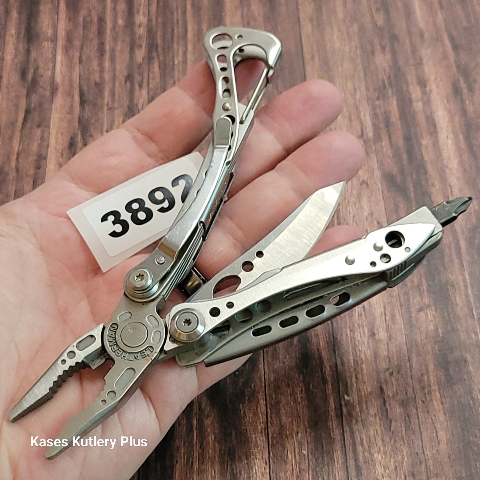 Leatherman Skeletool Multi Tool Pliers Bit Driver Knife W/Attachment Clip