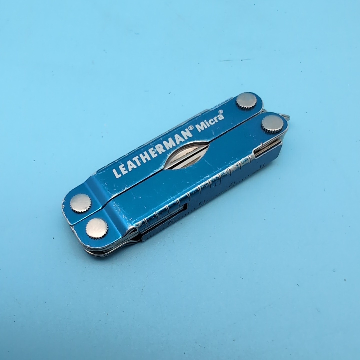 Leatherman MICRA Multi-Tool BLUE Scissors Knives Tweezers MORE Q68