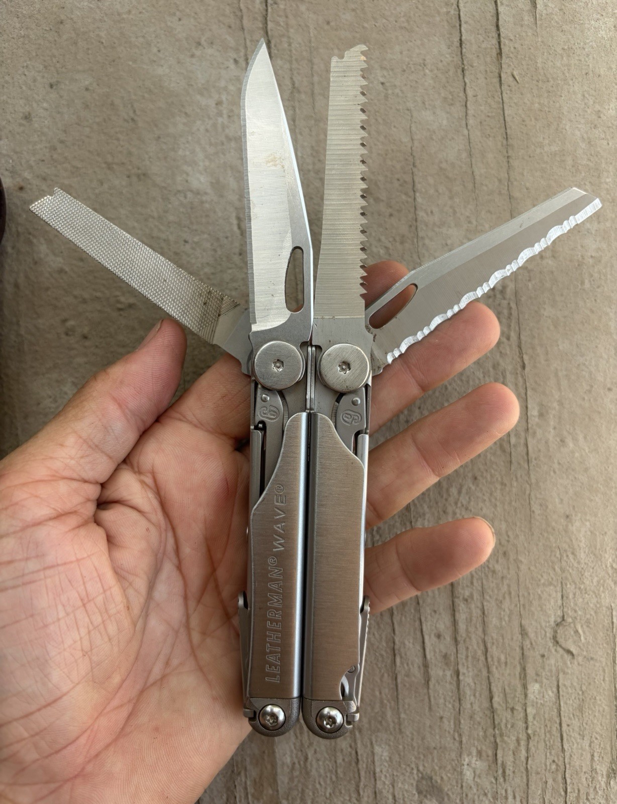 LEATHERMAN WAVE STAINLESS STEEL FOLDING MULTI TOOL IN LEATHER POUCH/CASE, EXC