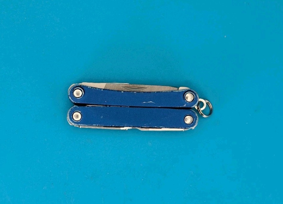 Leatherman SQUIRT PS4 Multi-Tool With Pliers Scissors Knife BLUE!