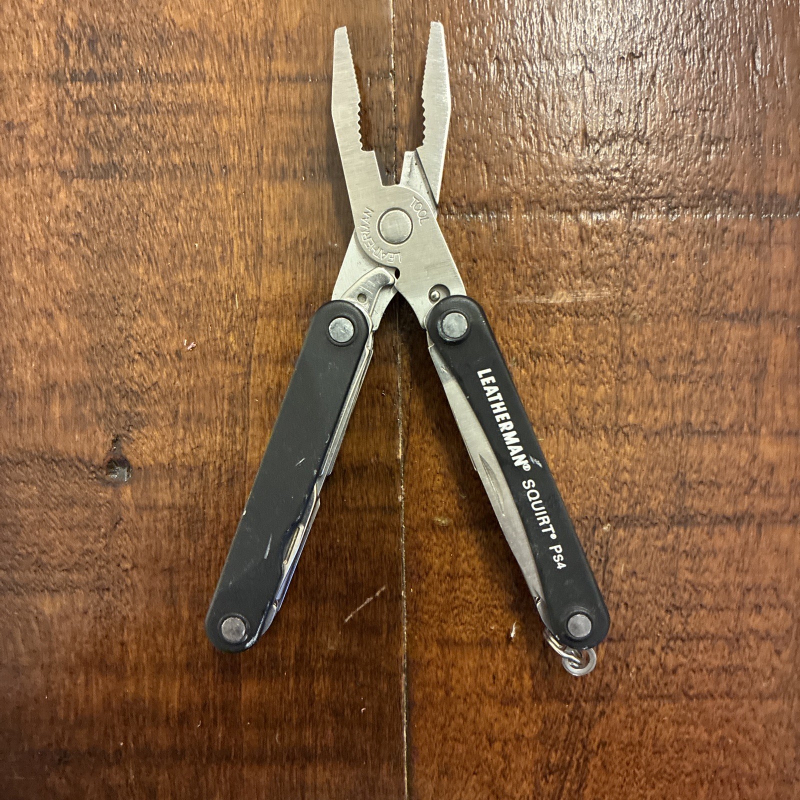 Leatherman Squirt PS4 Multi Tool, Knife, Pliers – Black – Excellent