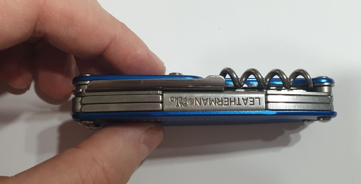 🔥 Leatherman Multi Tool Juice SC2 Blue Retired Walmart Rare Nice Condition