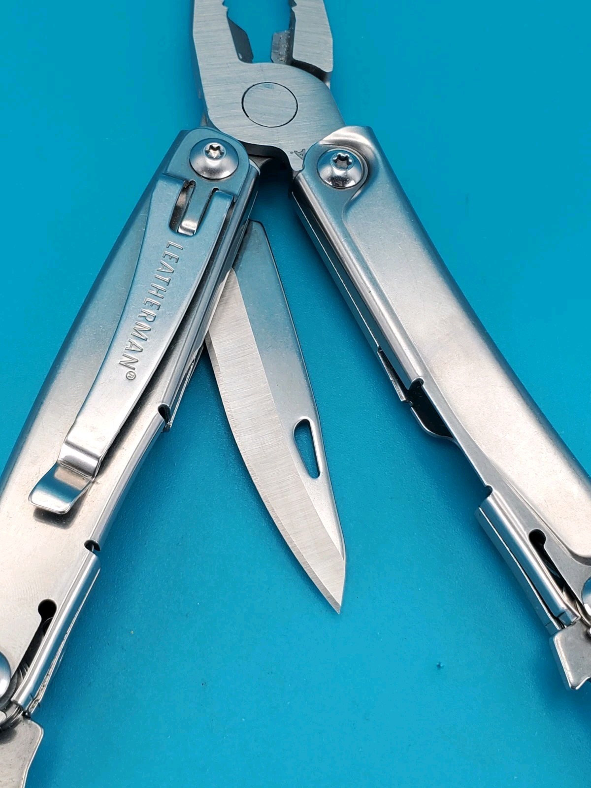 Leatherman Rev 3.8″ Multi-Tool, Stainless!
