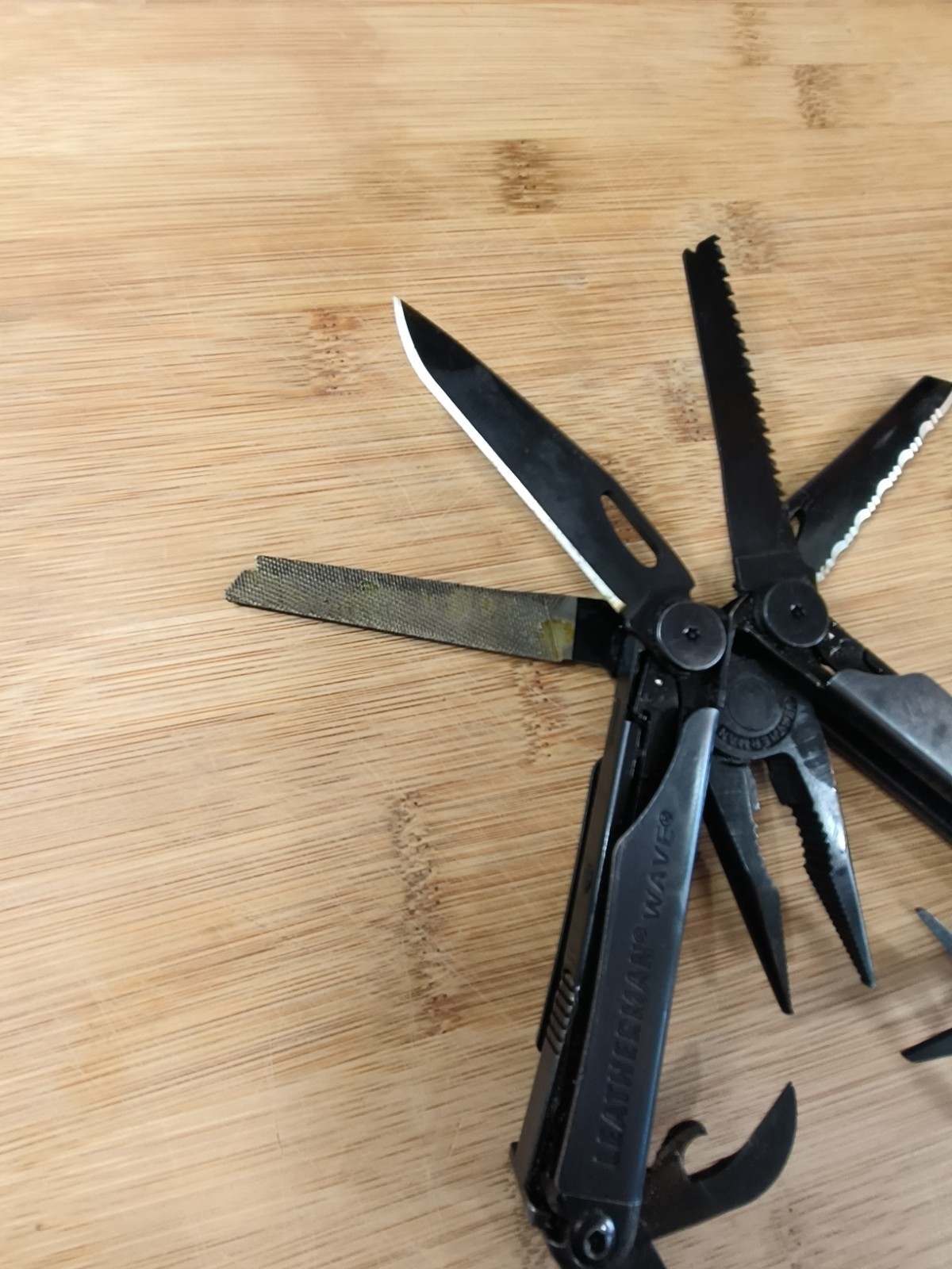 Leatherman Wave Black Oxide / Sheath/Leatherman Skeletool Cx Black Carbon Fiber