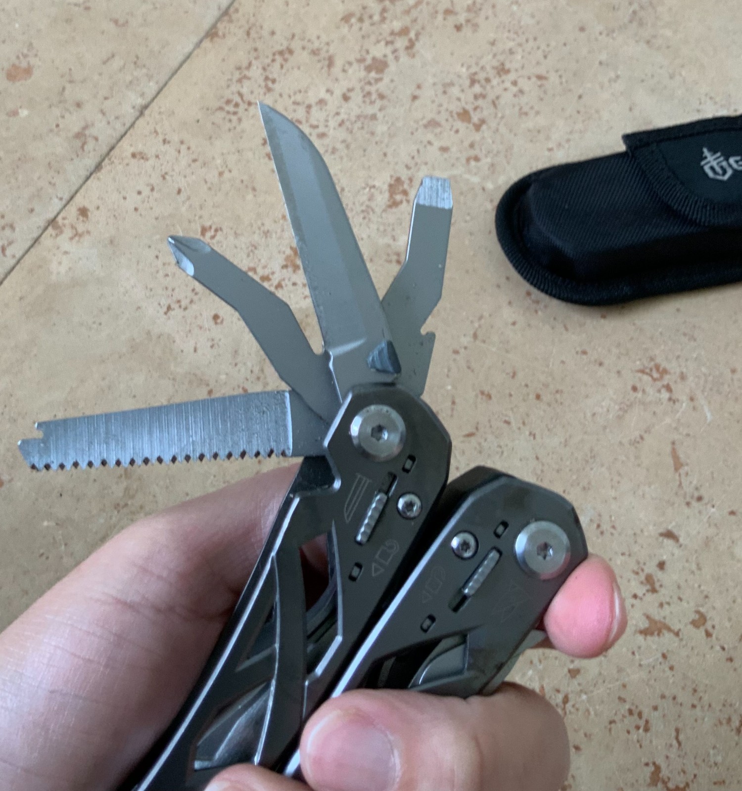 Gerber Suspension Multi Tool Pliers Knife Saw Scissors w Nylon Sheath Gray