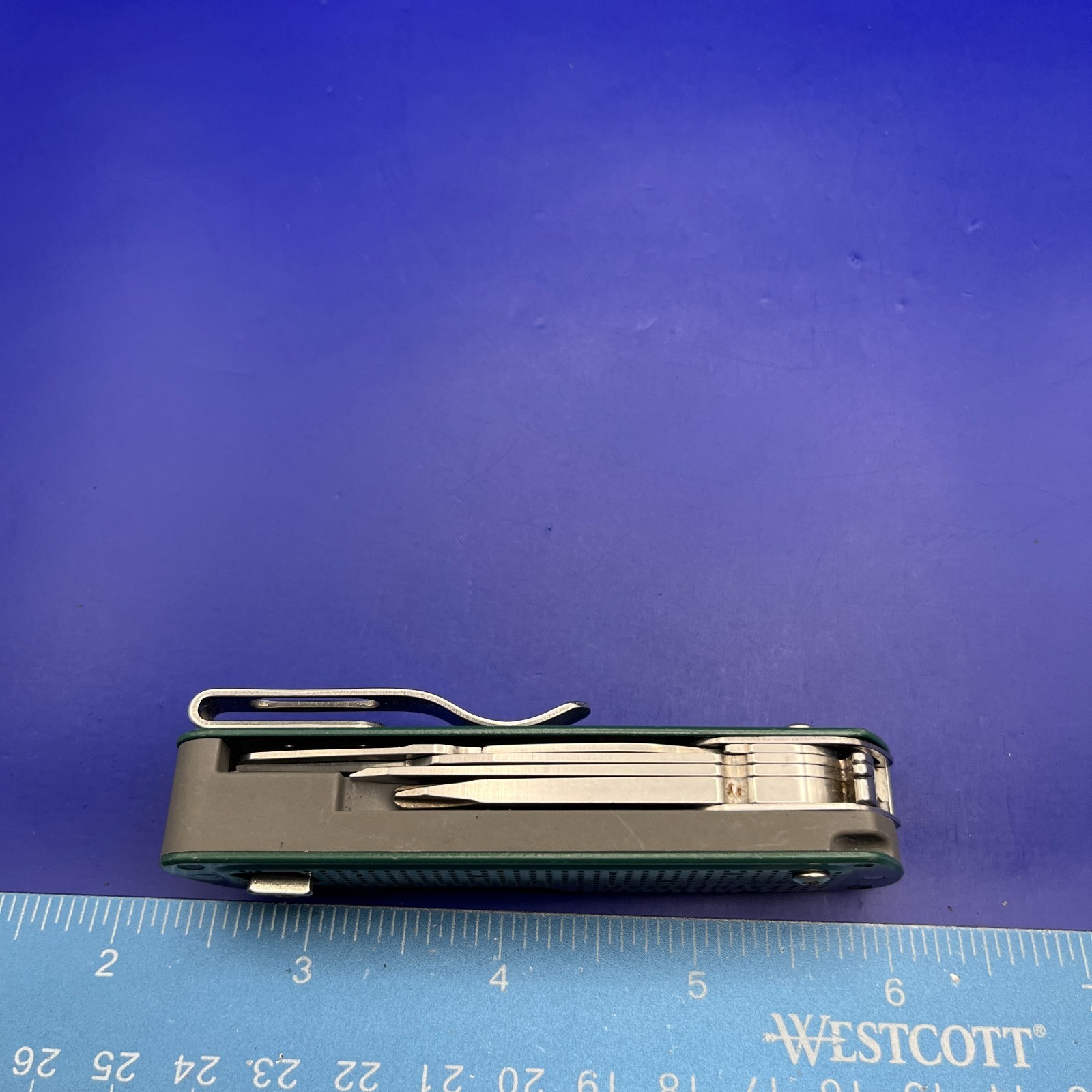 Leatherman Free T4 Green Multitool
