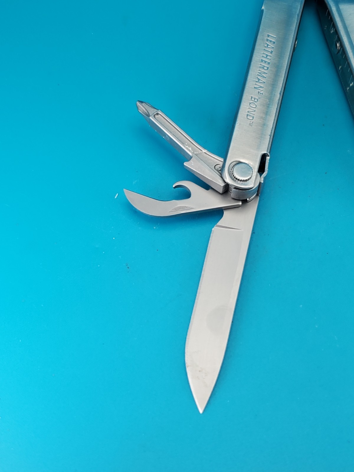 LEATHERMAN Bond Multitool, Stainless Steel Everyday Tool!