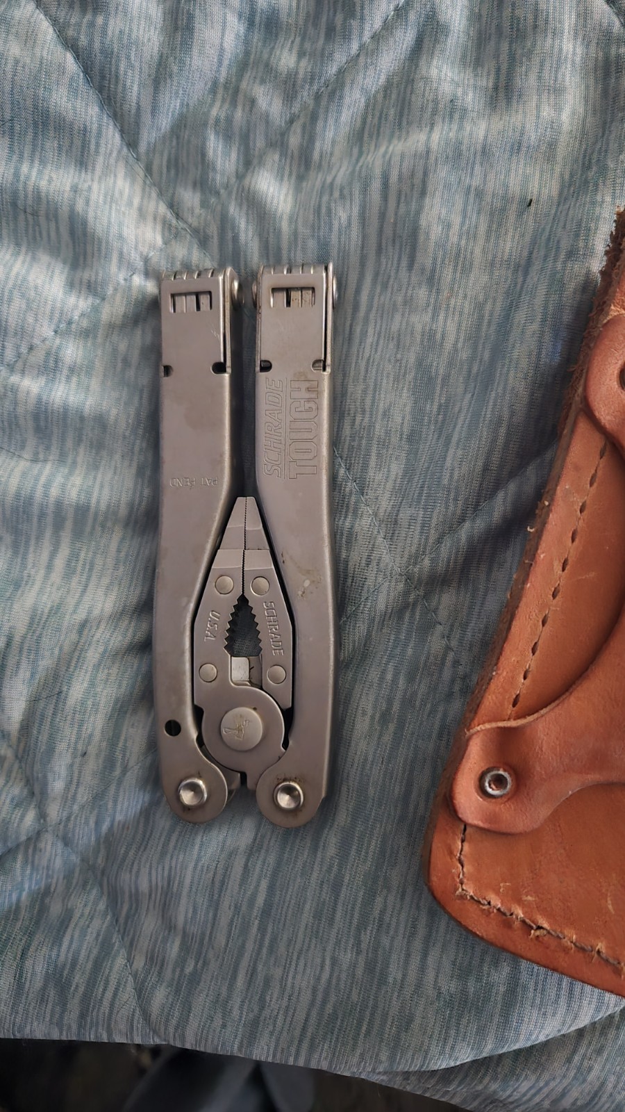 VINTAGE SCHRADE ST1 MULTI TOOL WITH LEATHER SHEATH EXCELLENT CONDITION.
