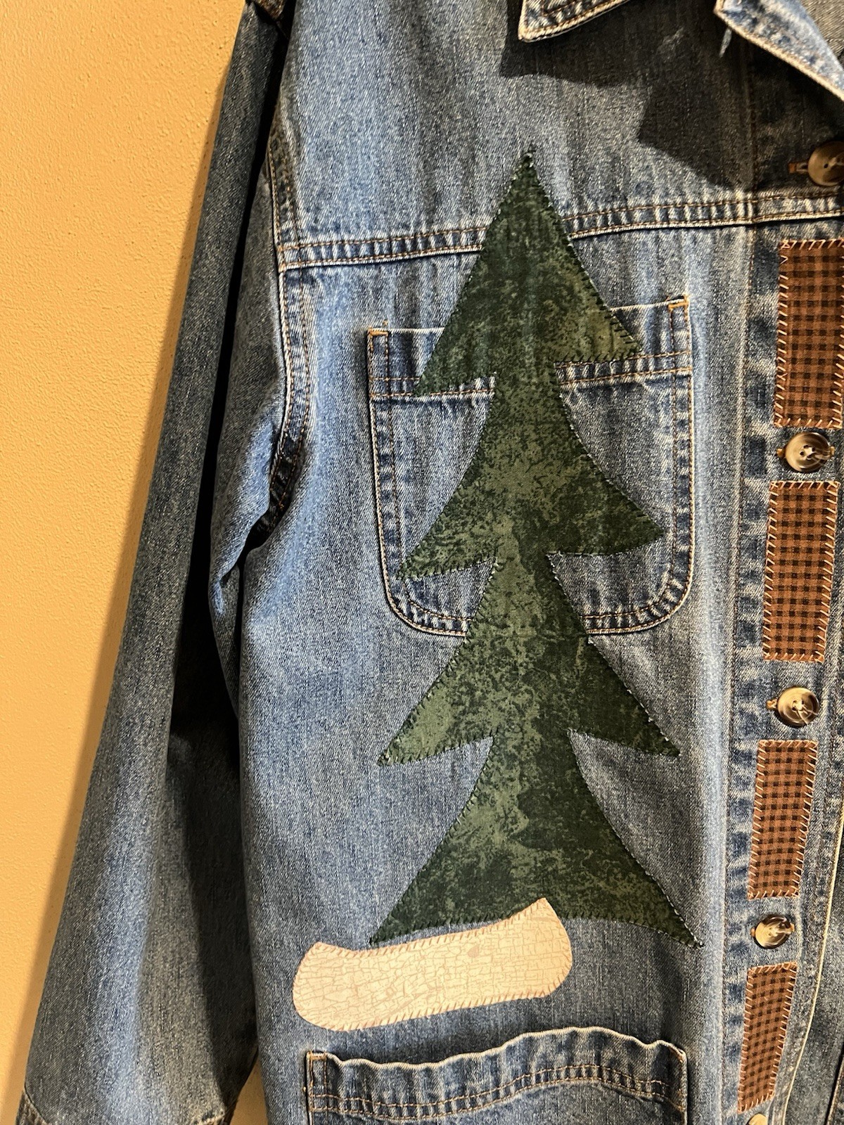 CABIN CREEK Denim Button Jacket Appliqued-Bear, Evergreens, Star, Moon Size M-L