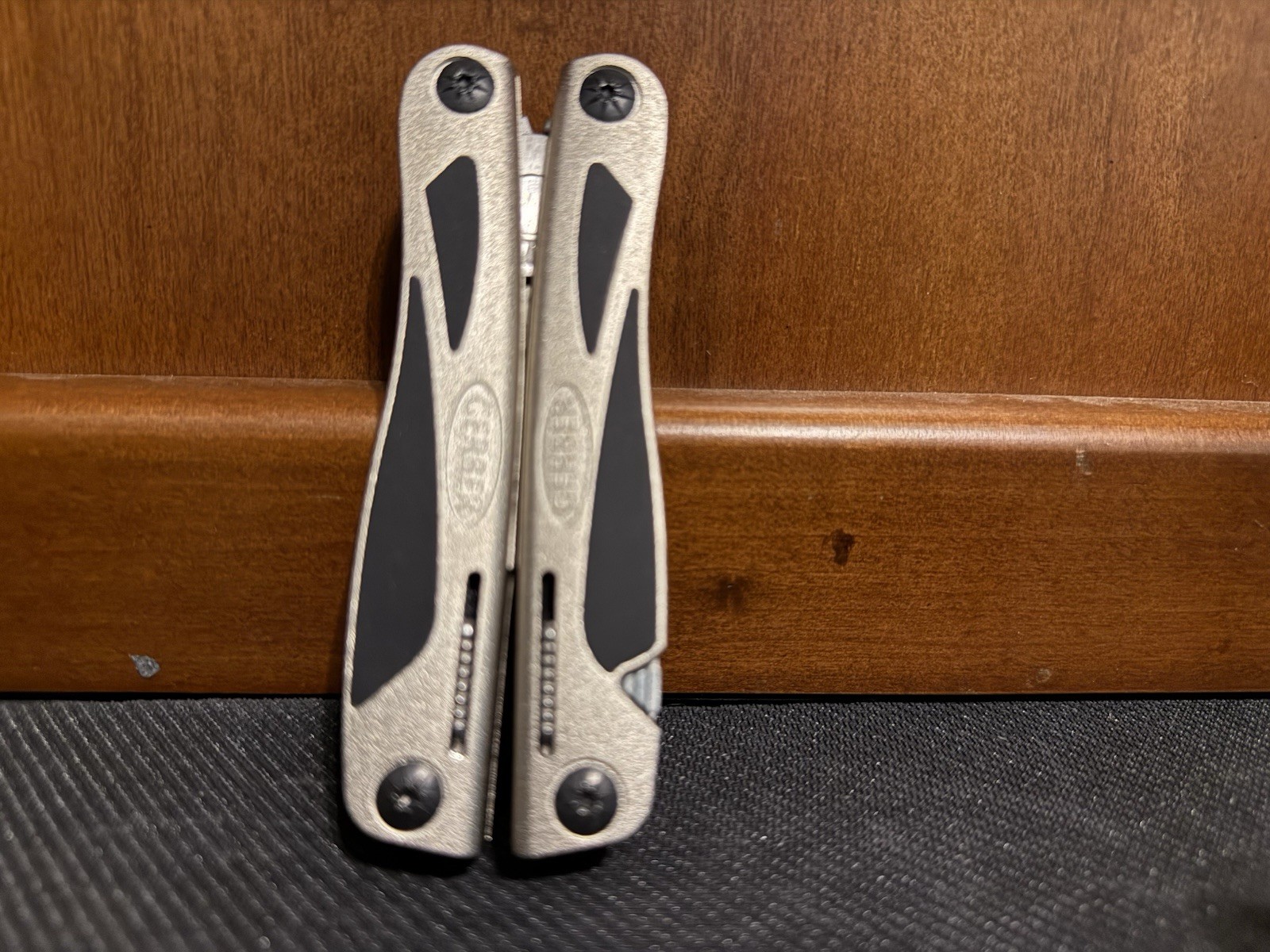 Gerber Legend MP800 Multi Tool /Multi Plier. Assembled in USA With Sheath