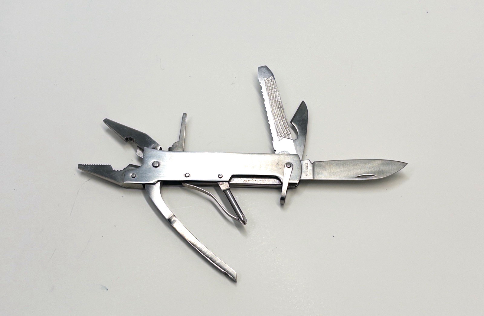 Stainless Steel Multi-Functions Tool Plier, Saw, Knife
