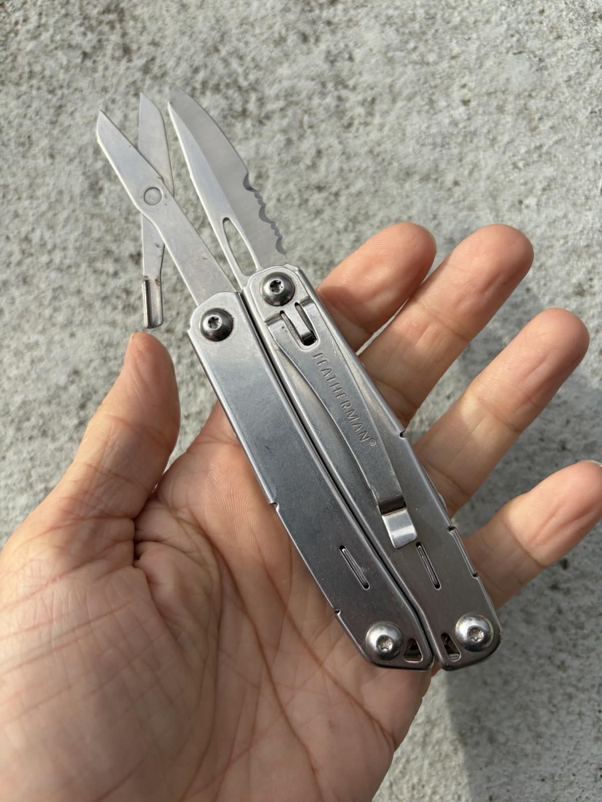 LEATHERMAN WINGMAN 14-IN-1 MULTI-TOOL, PLIERS, SCISSORS, SCREWDRIVER, CLIP, EXC!