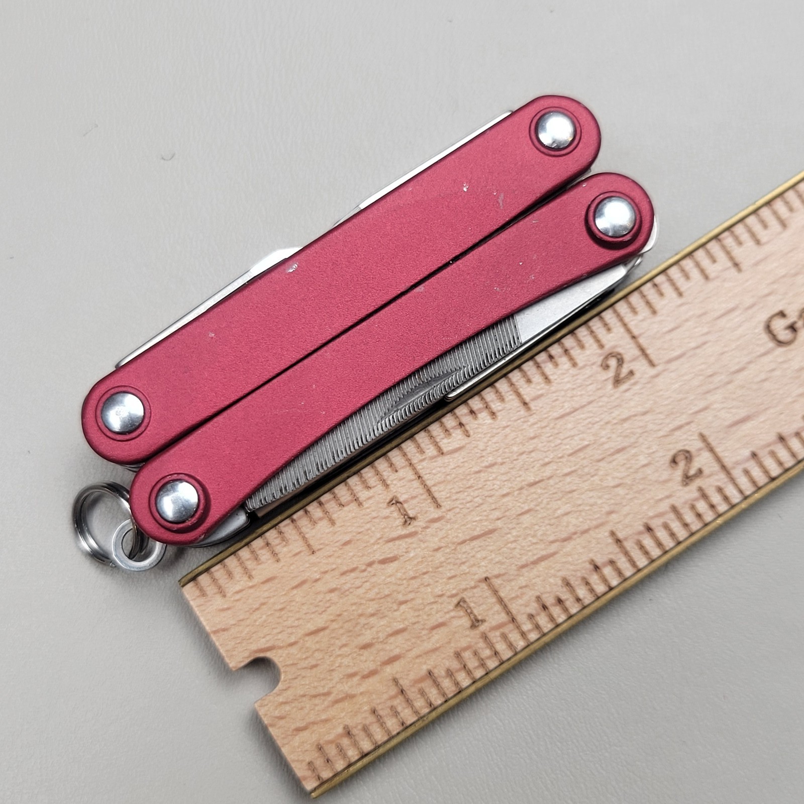 Leatherman Squirt PS4 Red Keychain Multi Tool Pliers Pocket Knife