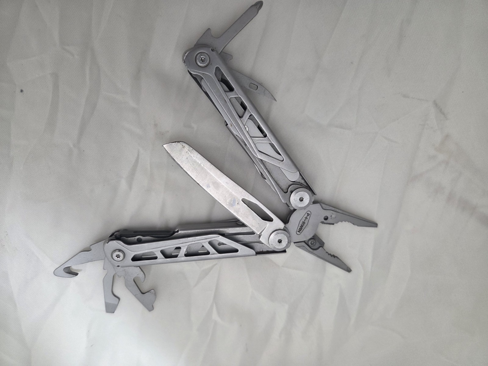 Perwin Multitool