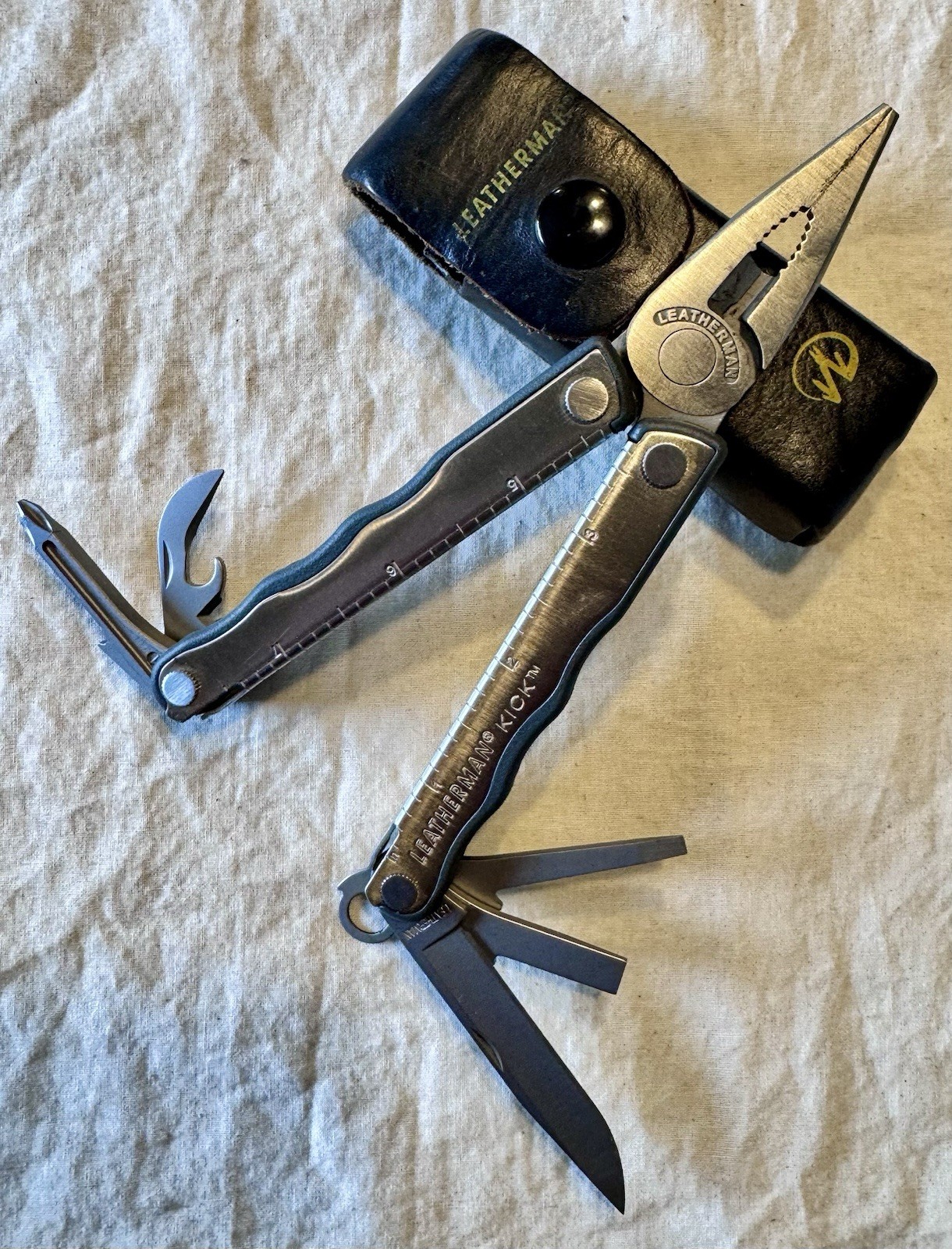 Leatherman Kick Multi Tool w/ Black Leather Sheath Used Good Condition