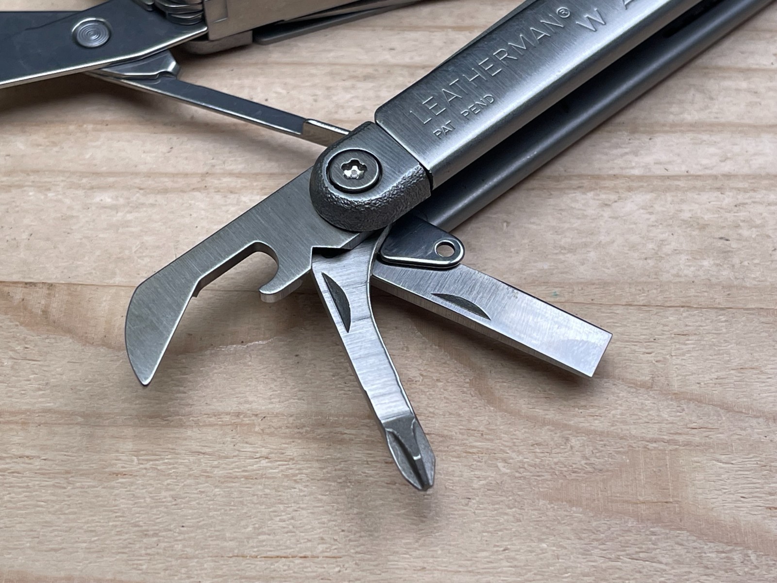 Leatherman Wave Multi-tool Knife w/Nylon Sheath 09/00 – Early Version, Very Nice