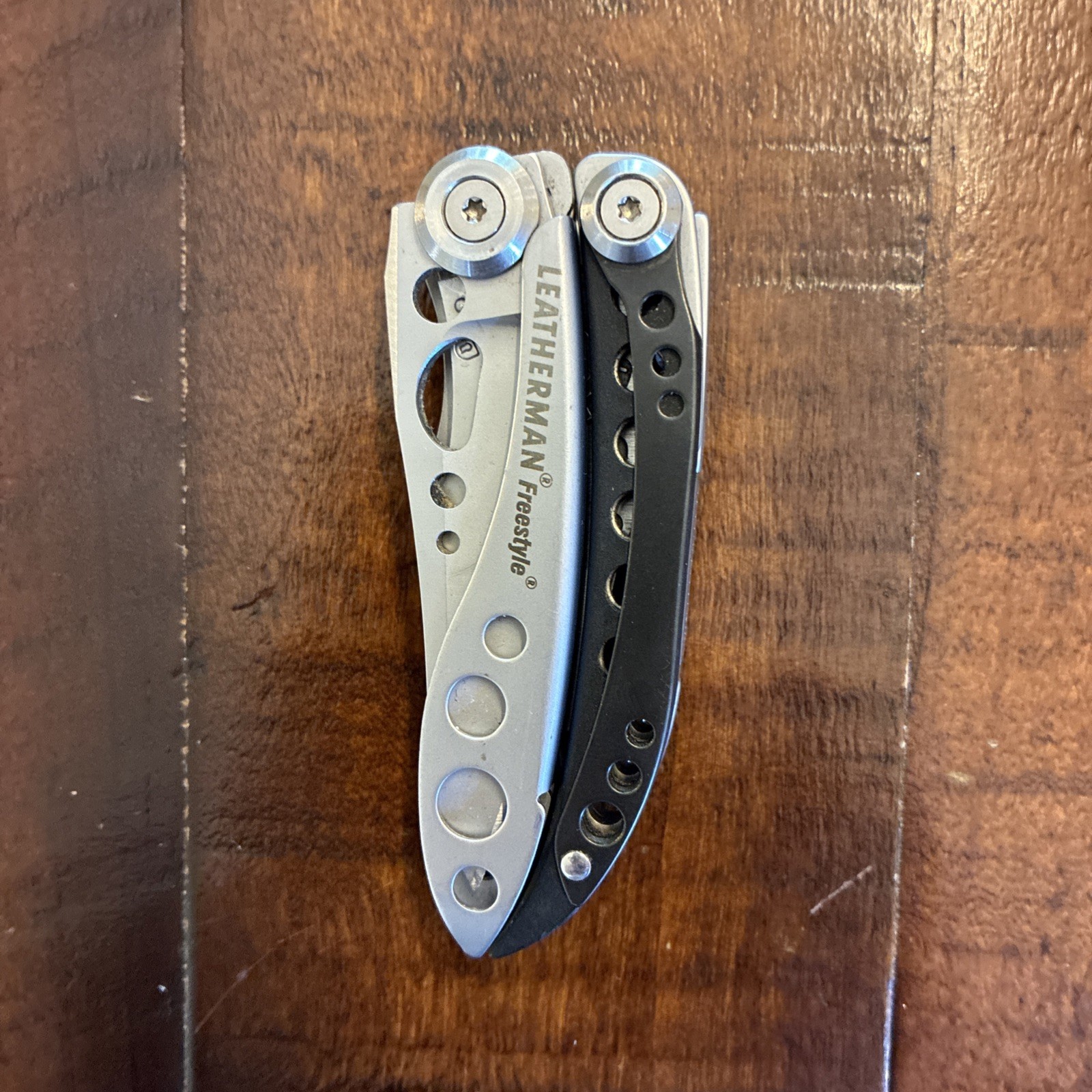 Leatherman Freestyle Multi-Tool – Discontinued – Excellent