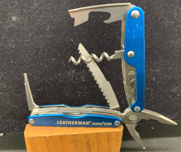 Leatherman Juice CS4 Multi-Tool Glacier Blue Org Box USA 74204001K
