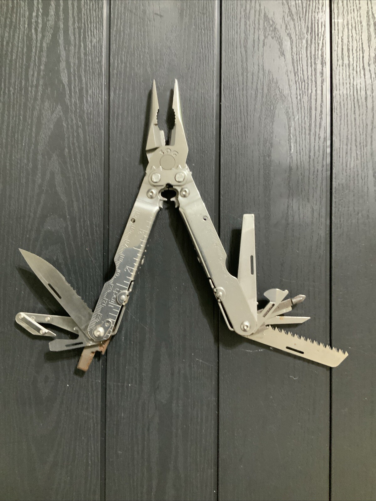 SOG PowerLock Multi tool Black – C11