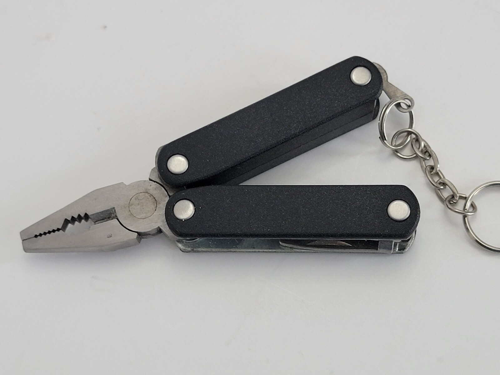 Multi tool knife Pliers Scissors Bottle Opener Phillips Screwdriver – Used