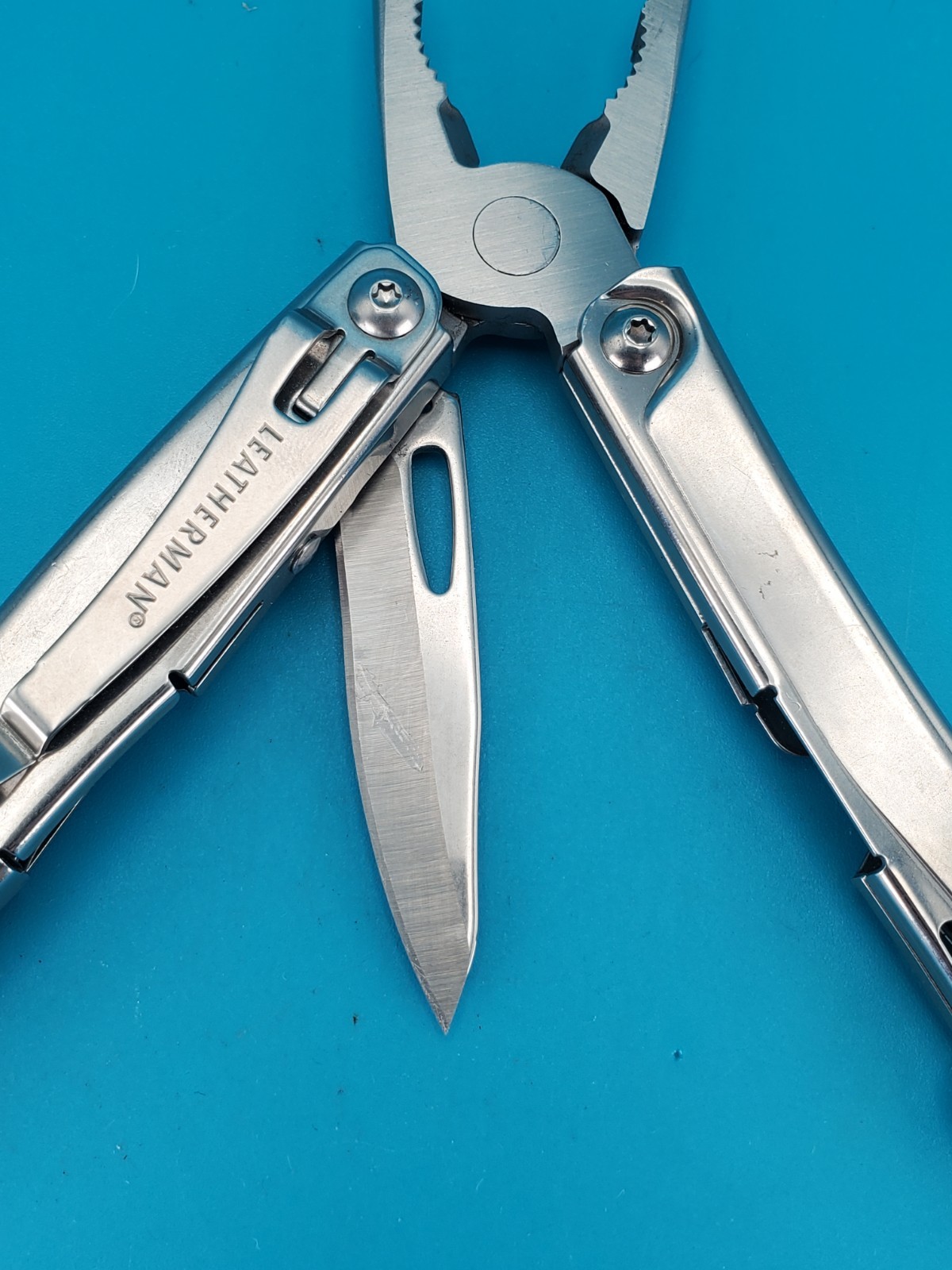 Leatherman Bolster 13 Tool Stainless Steel Multi-Tool!